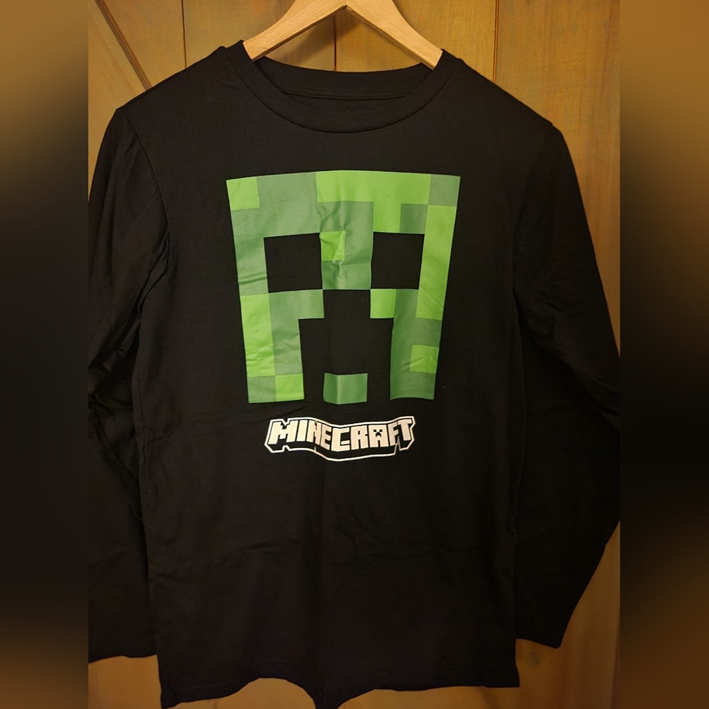 Mojang Minecraft Boys XL long sleeved black shirt.